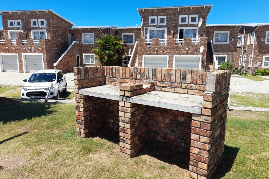 2 Bedroom Property for Sale in Bluewater Bay Eastern Cape